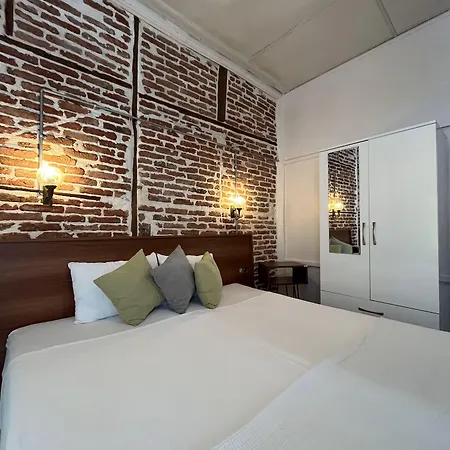 Macide Hanim Konagi Alloggio in famiglia Ayvalı